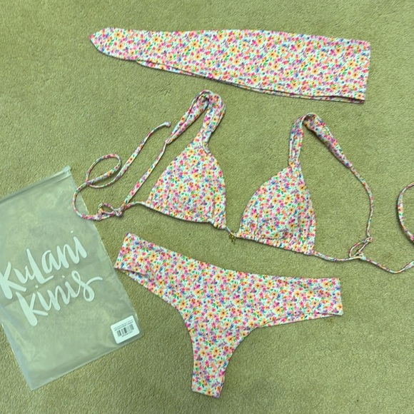 Kulani Kinis Bathing Suit Bikini Set Color Dollhouse Size Medium - Picture 5 of 12